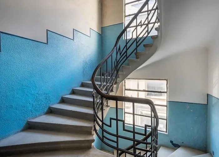 Exquisite Art Deco 2Br Apartment Prime Location