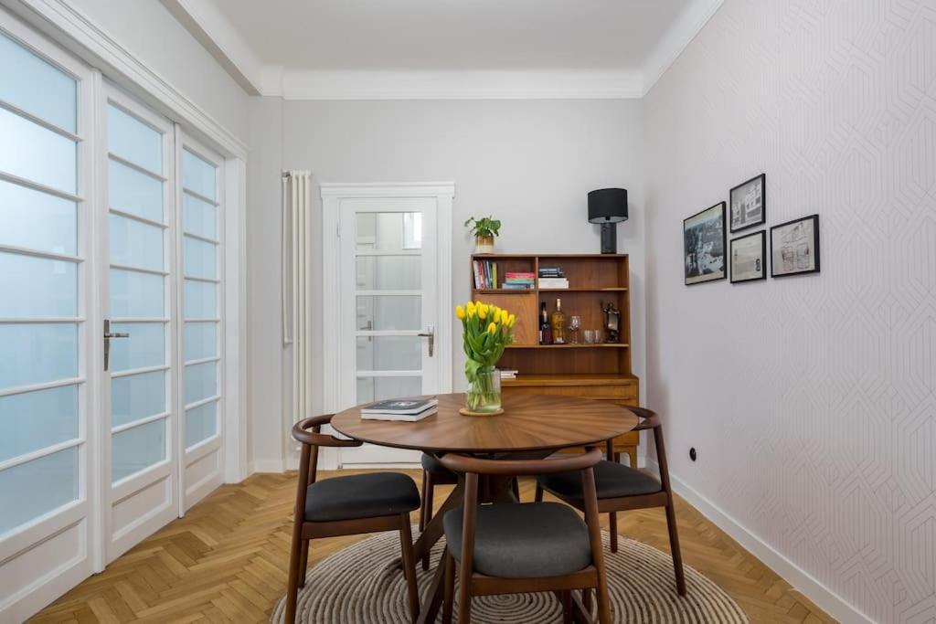 Exquisite Art Deco 2br Prime Location * Bucarest