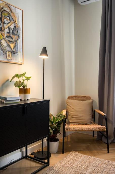 Exquisite Art Deco 2br Prime Location Bucarest