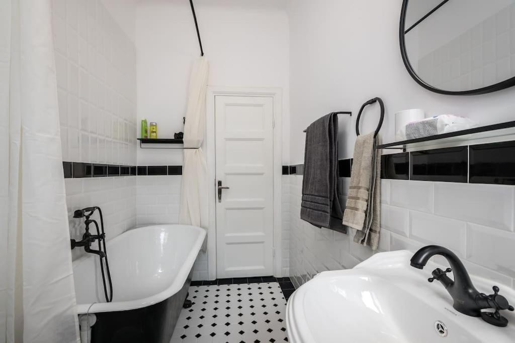 Apartamento Exquisite Art Deco 2br Prime Location Bucarest