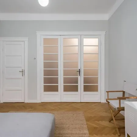 Exquisite Art Deco 2Br Apartment Prime Location Bucharest Exterior photo