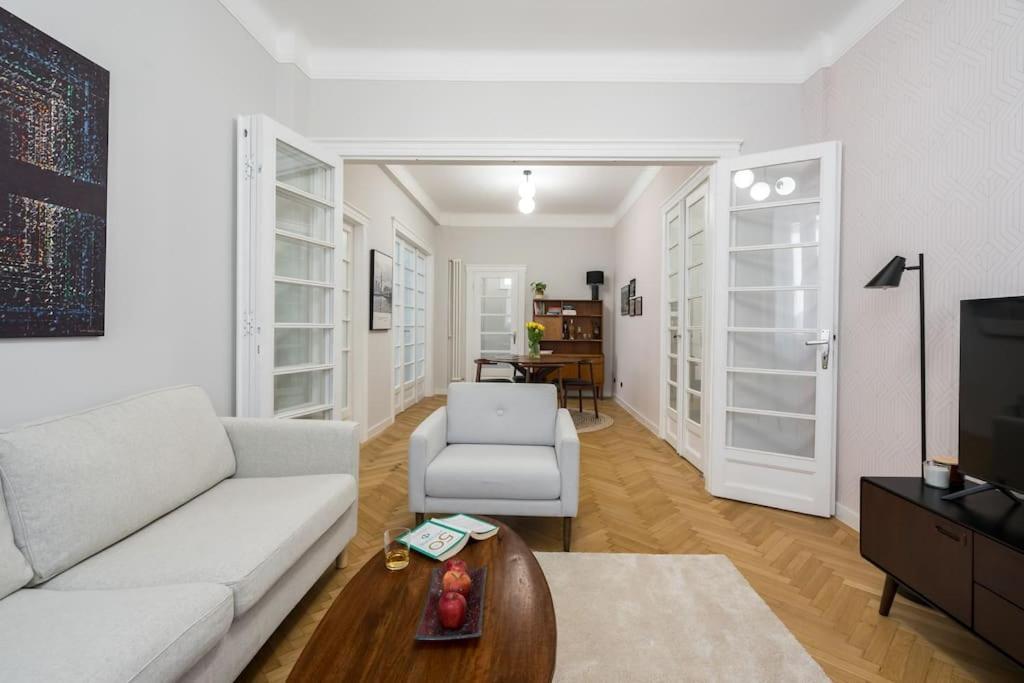 Apartment Exquisite Art Deco 2br Prime Location