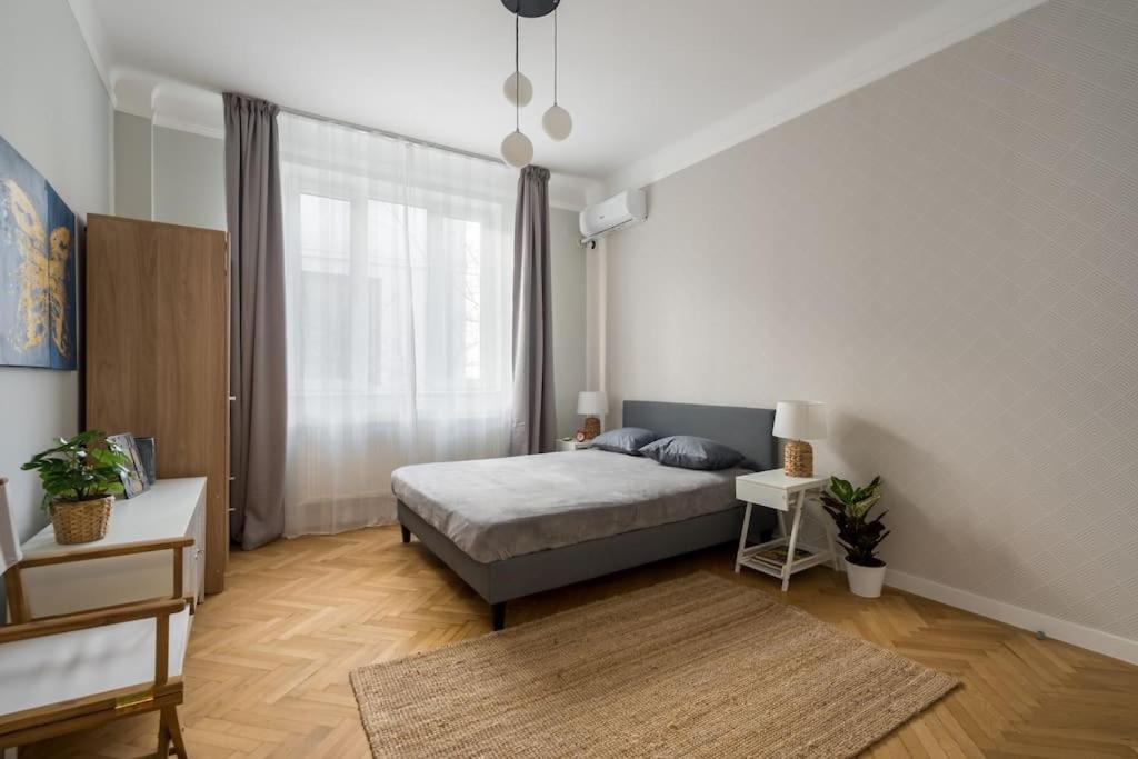 Apartment Exquisite Art Deco 2br Prime Location *