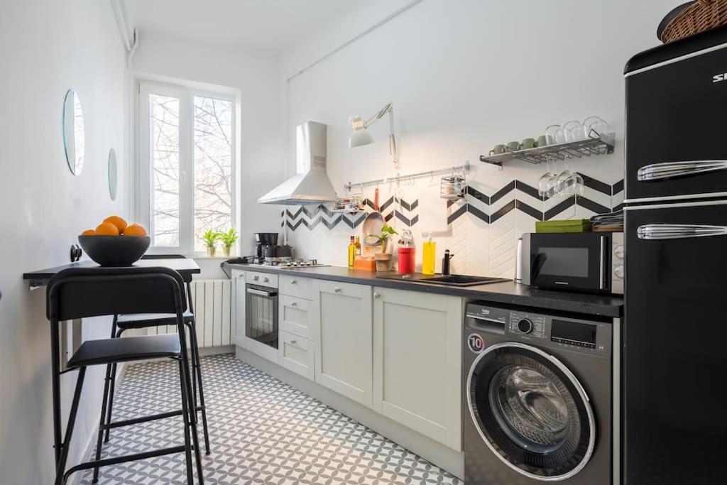 Exquisite Art Deco 2br Prime Location * Bucharest